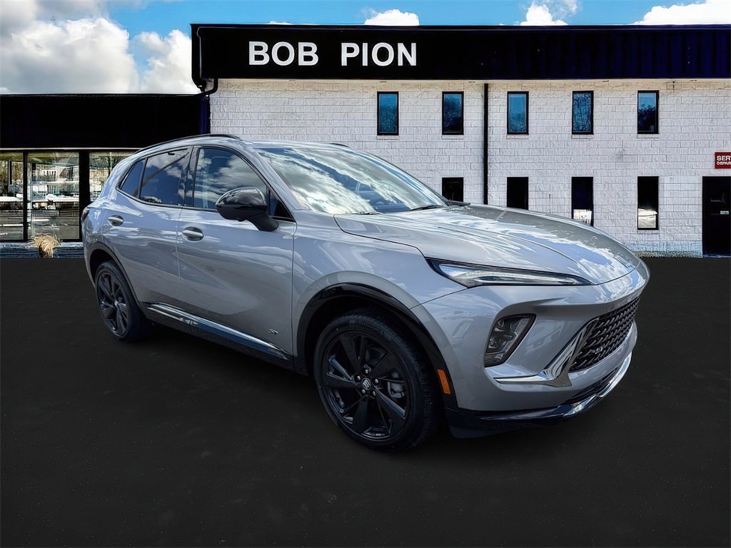 2025 Buick Envision Sport Touring photo 3
