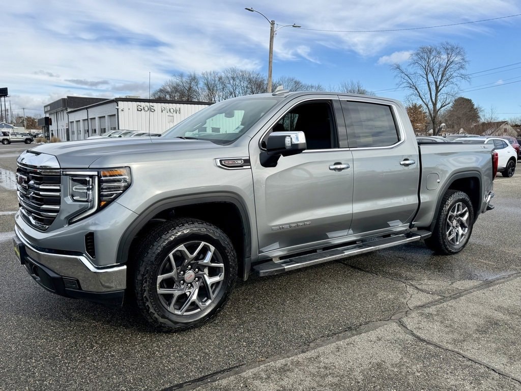 2026 GMC Sierra 1500 SLT's photo