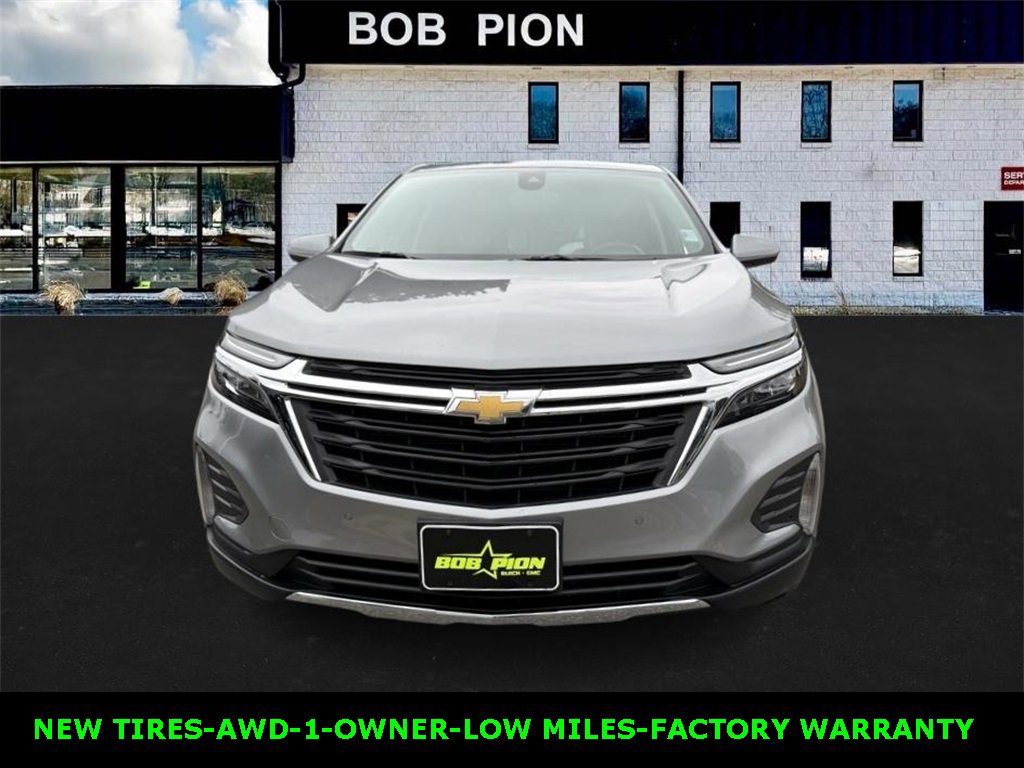 2024 Chevrolet Equinox LT photo 2