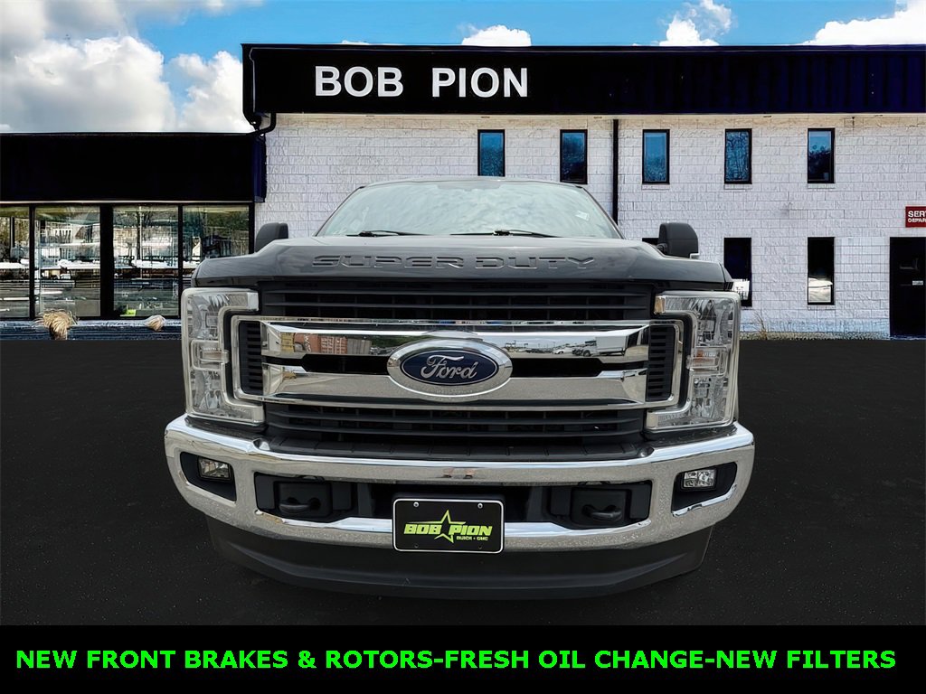 2017 Ford F-250 XLT photo 2
