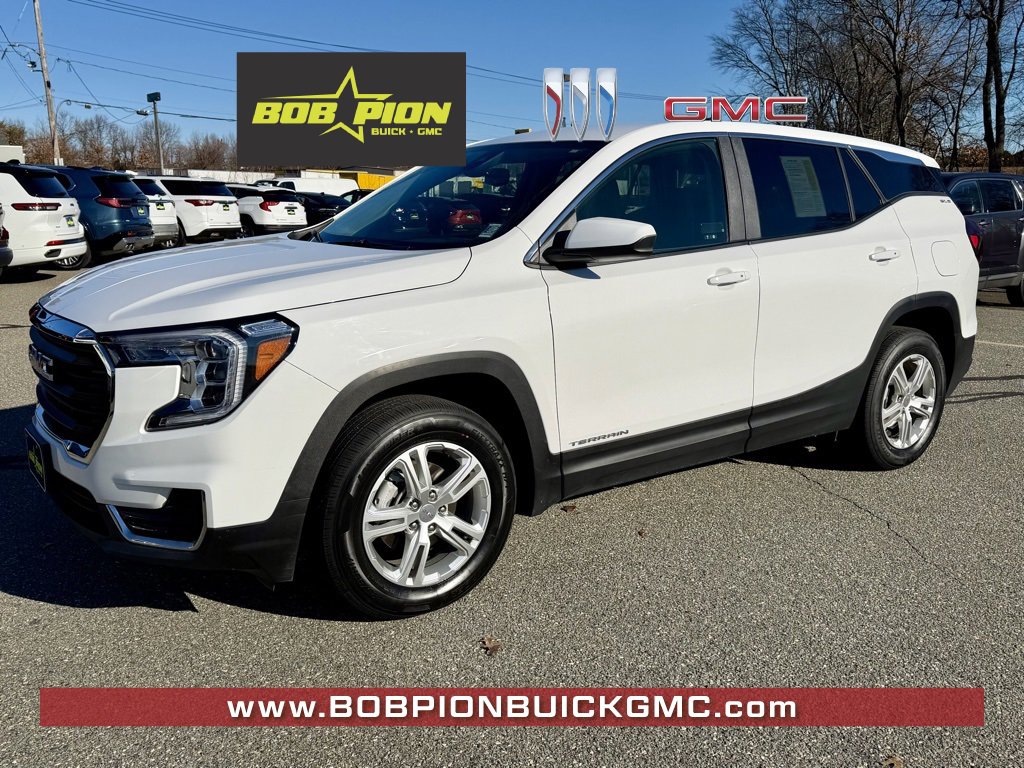 2024 GMC Terrain SLE's photo