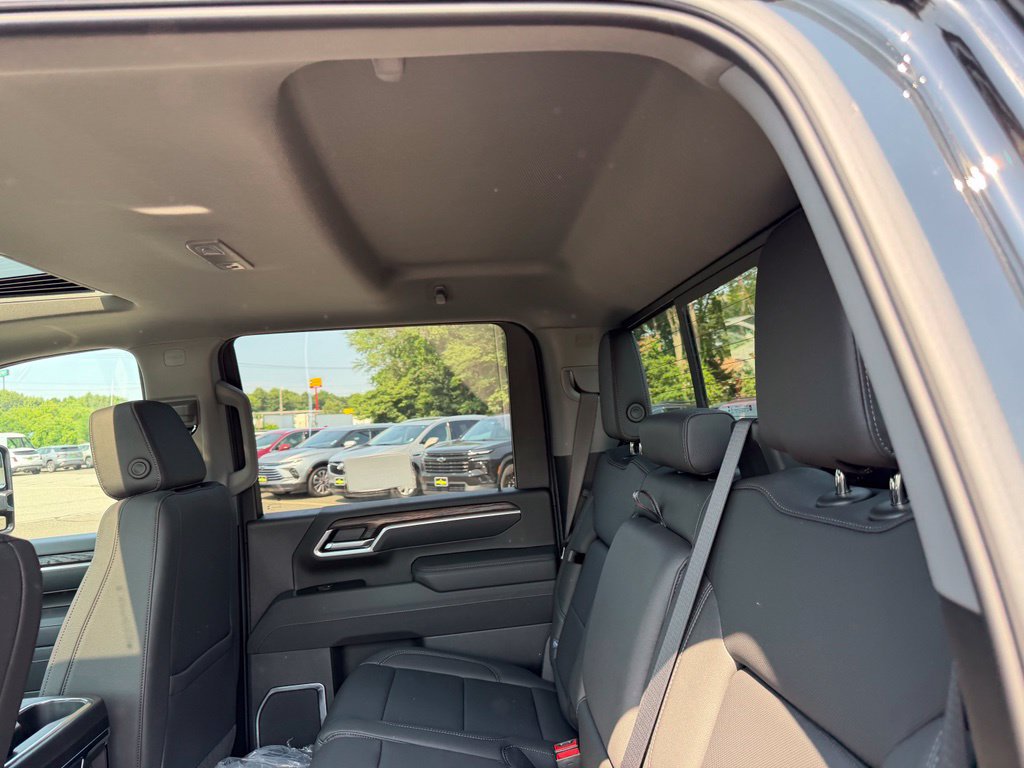 2025 GMC Sierra 2500HD SLT - Photo 14