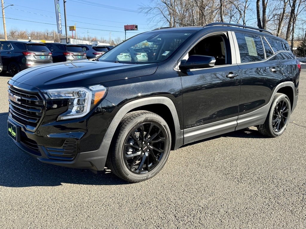 2024 GMC Terrain SLE's photo