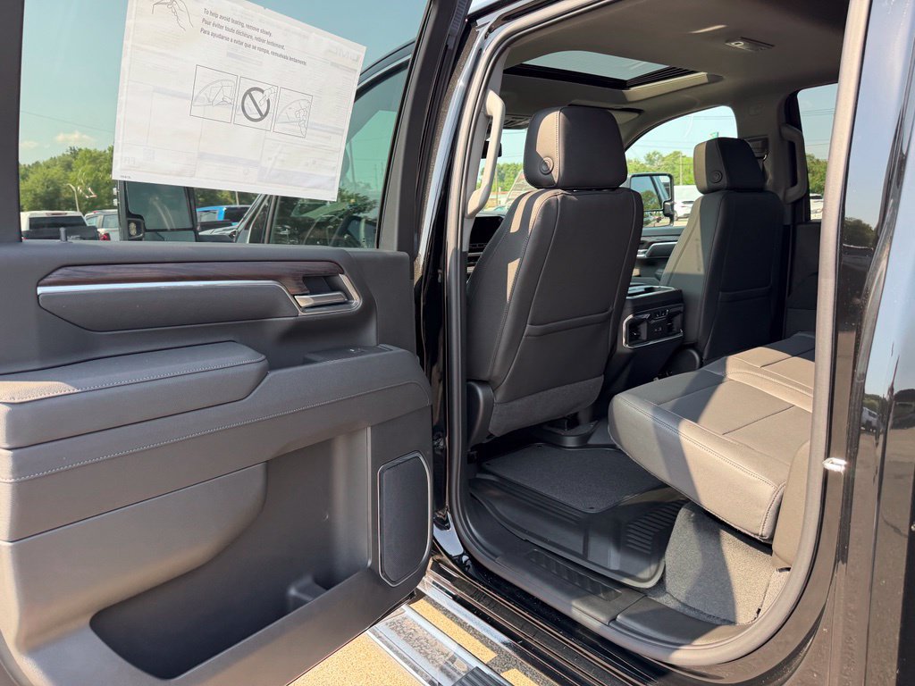 2025 GMC Sierra 2500HD SLT - Photo 17