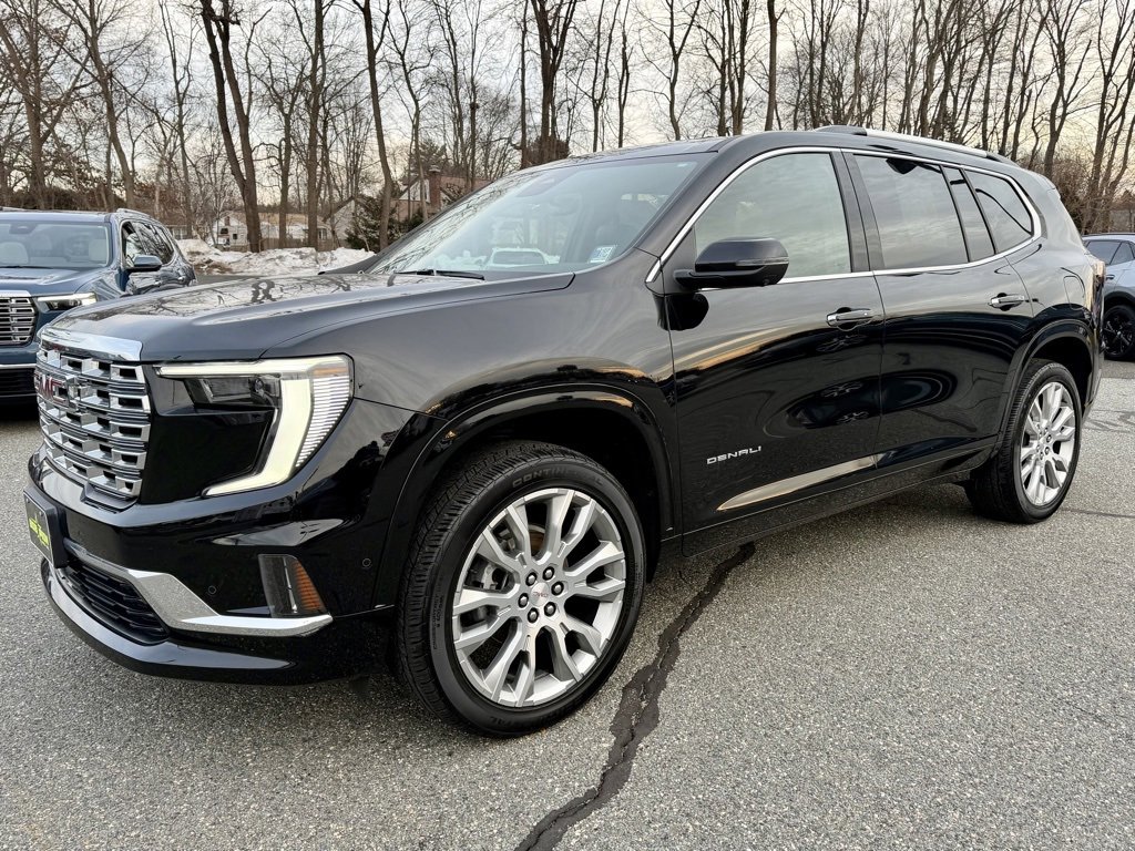 2024 GMC Acadia Denali's photo