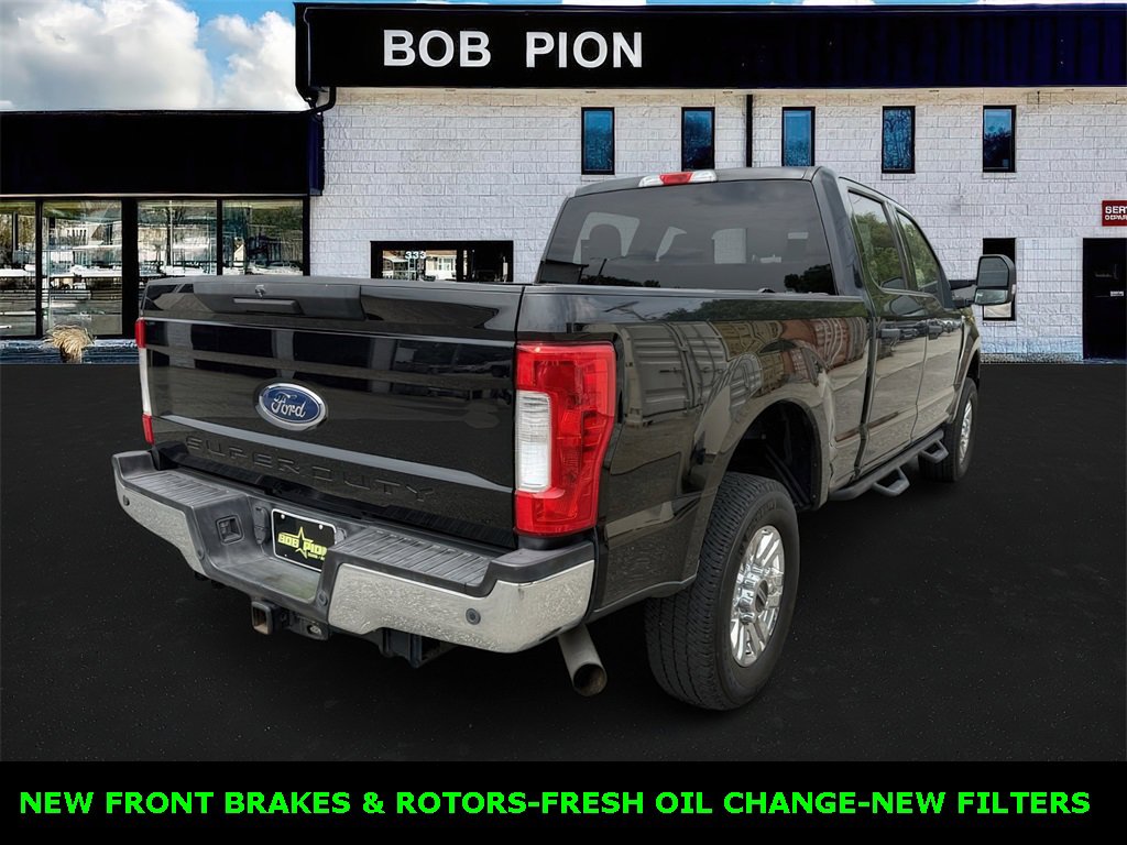 2017 Ford F-250 XLT photo 4
