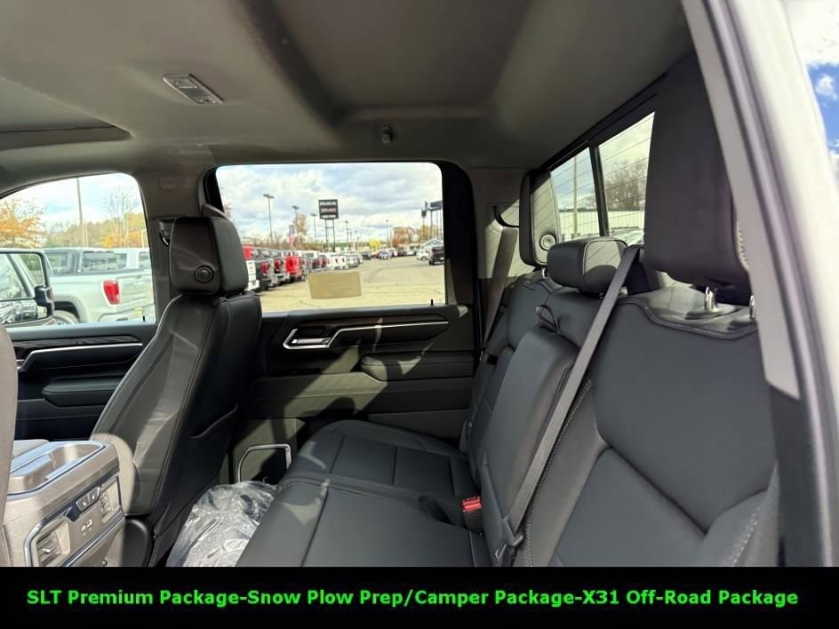 2025 GMC Sierra 2500HD SLT - Photo 10
