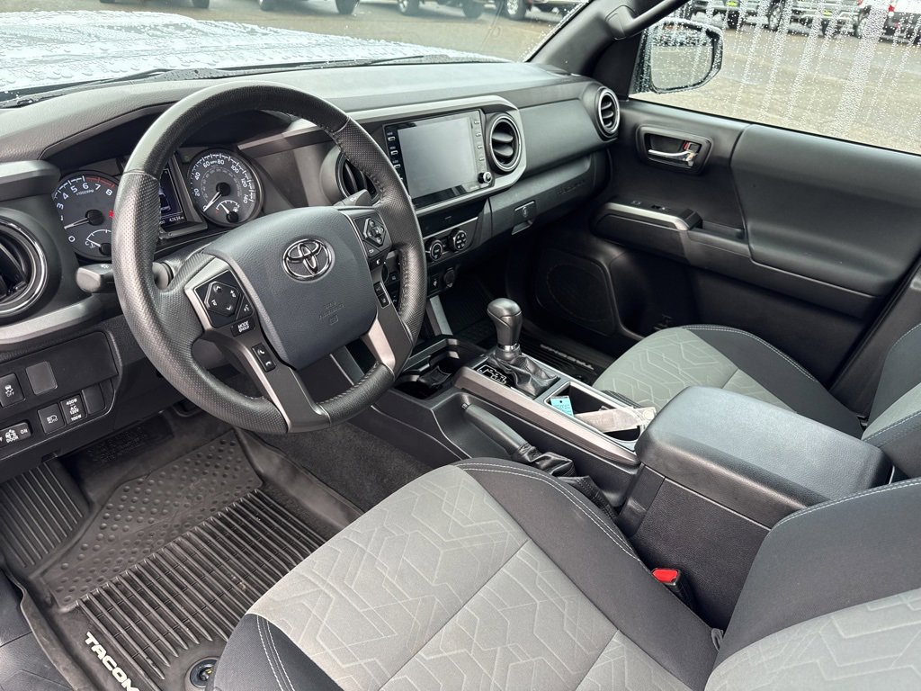 2020 Toyota Tacoma TRD Sport photo 3