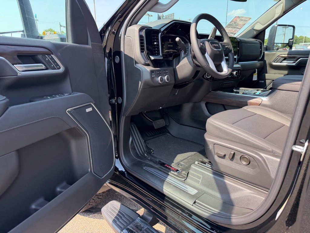 2025 GMC Sierra 2500HD SLT - Photo 23
