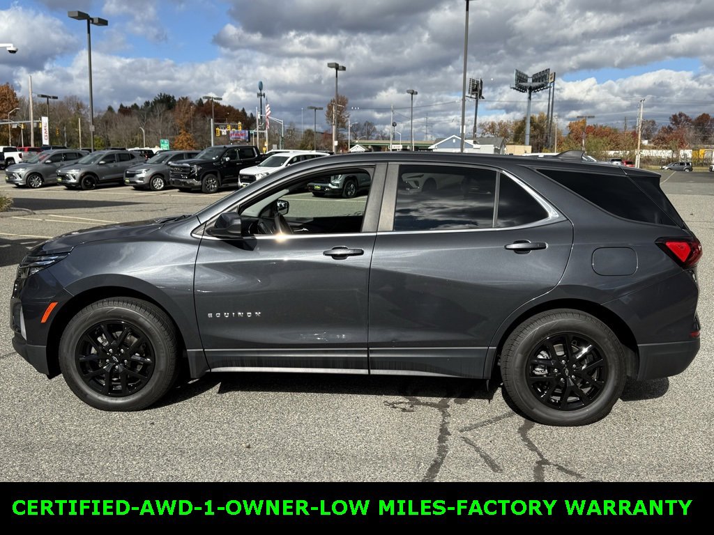 2022 Chevrolet Equinox LT photo 2