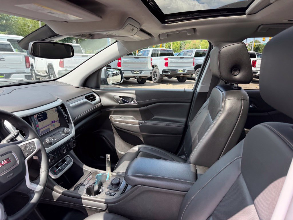 2023 GMC Acadia SLT - Photo 18