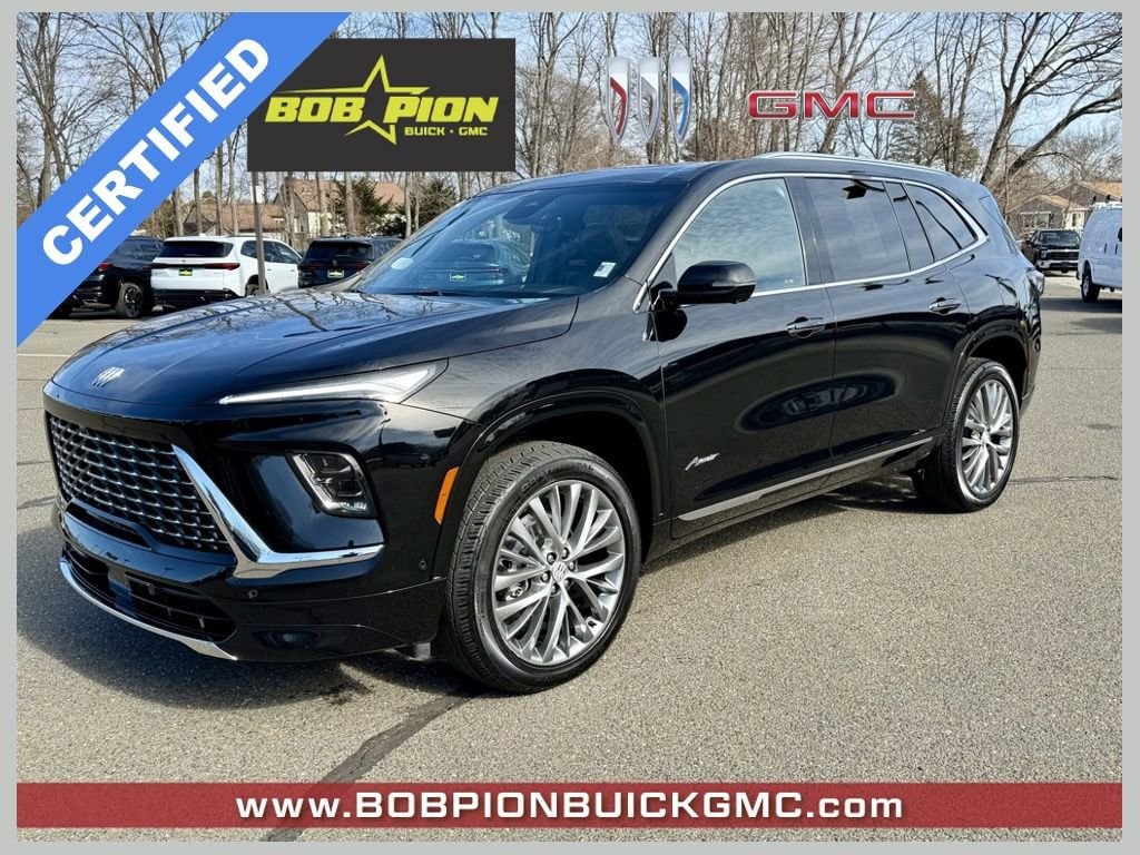 2025 Buick Enclave Avenir AWD's photo