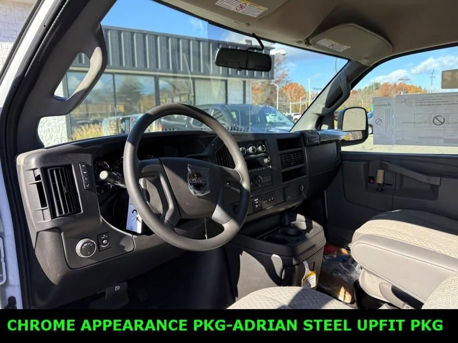 2025 GMC Savana Cargo Work Van - Photo 12