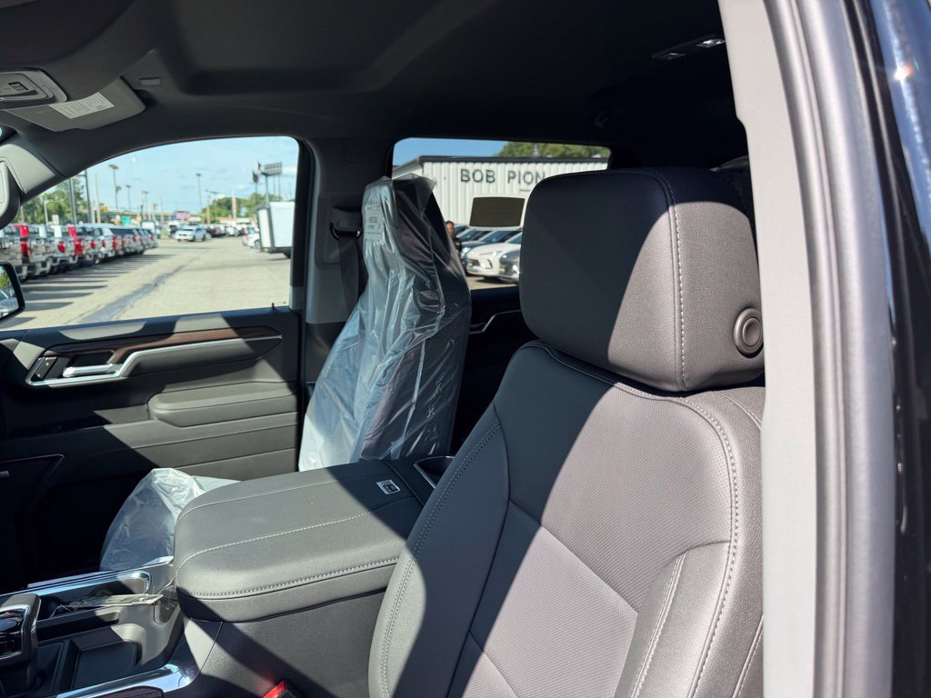 2026 GMC Sierra 1500 SLT - Photo 13