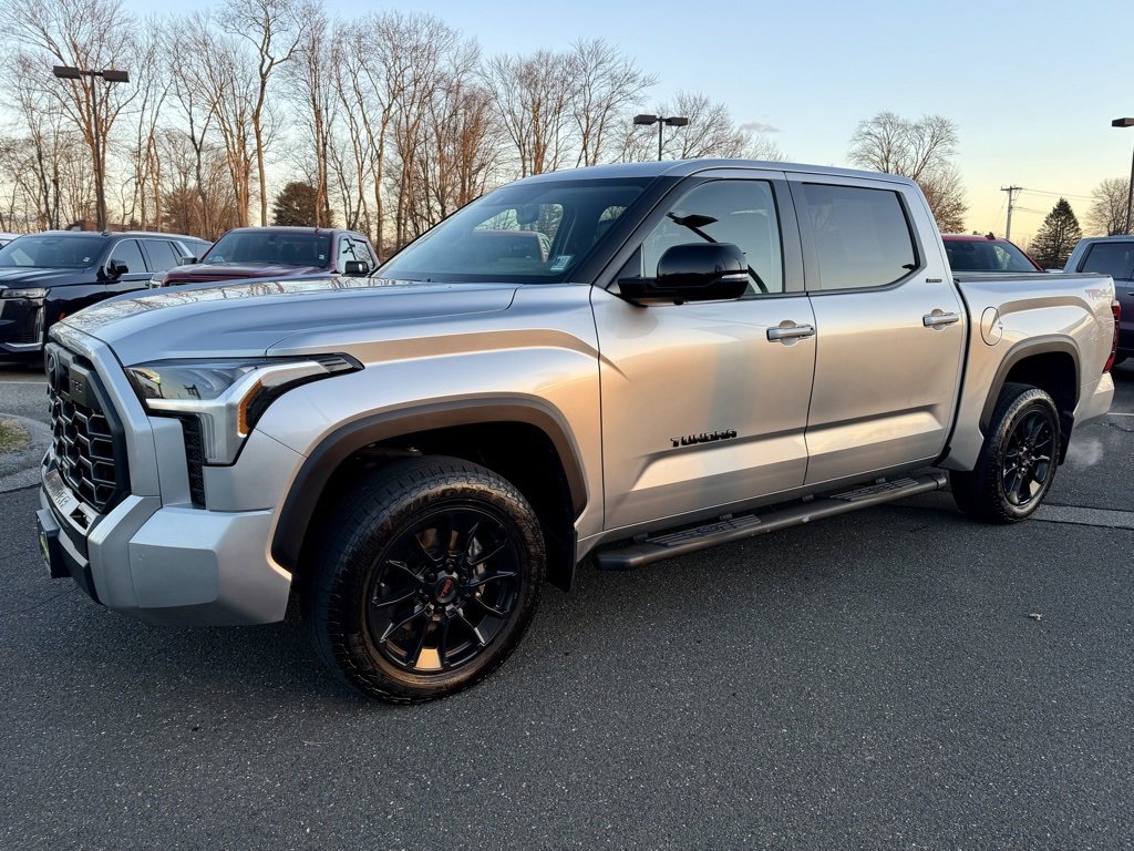 2024 Toyota Tundra Limited's photo