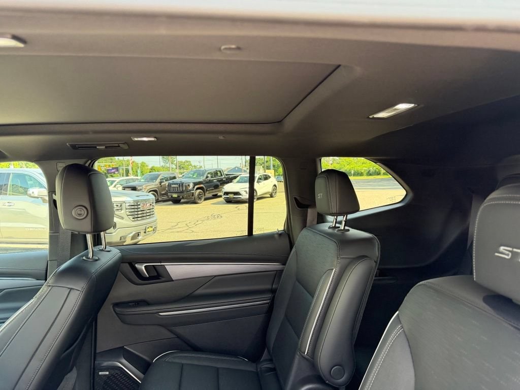 2026 Buick Enclave Sport Touring - Photo 10