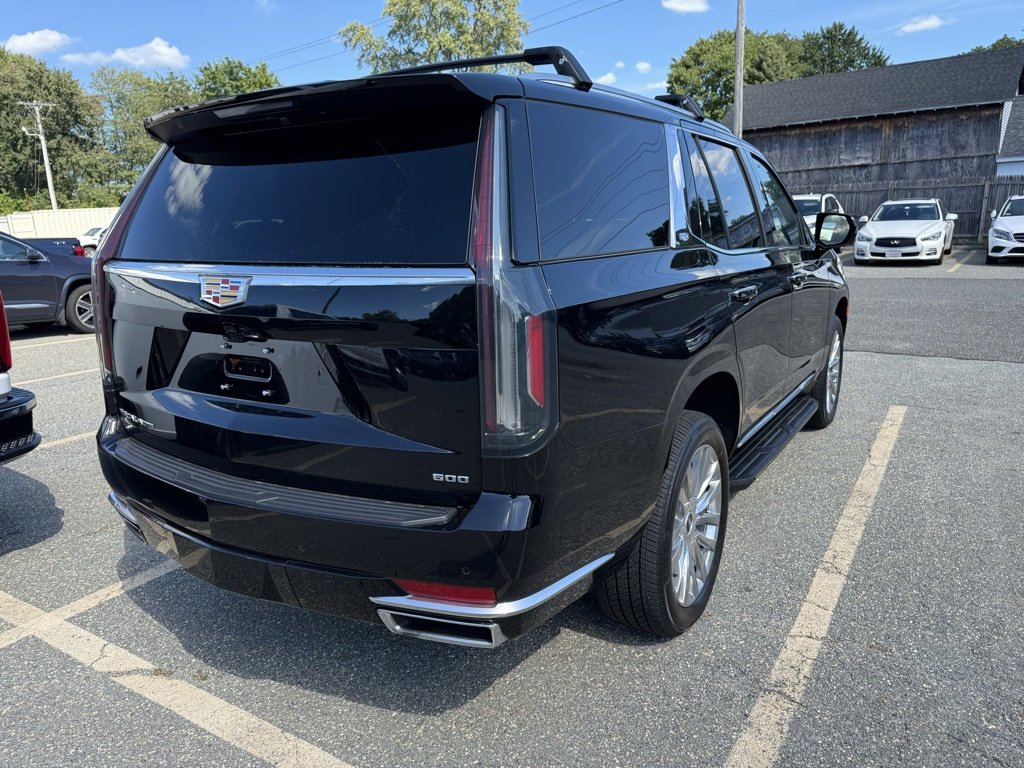2021 Cadillac Escalade Premium Luxury photo 3