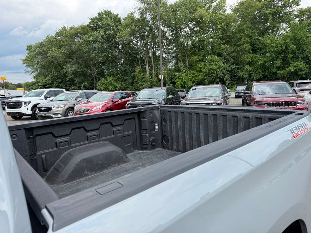 2024 Chevrolet Silverado 1500 Custom - Photo 8