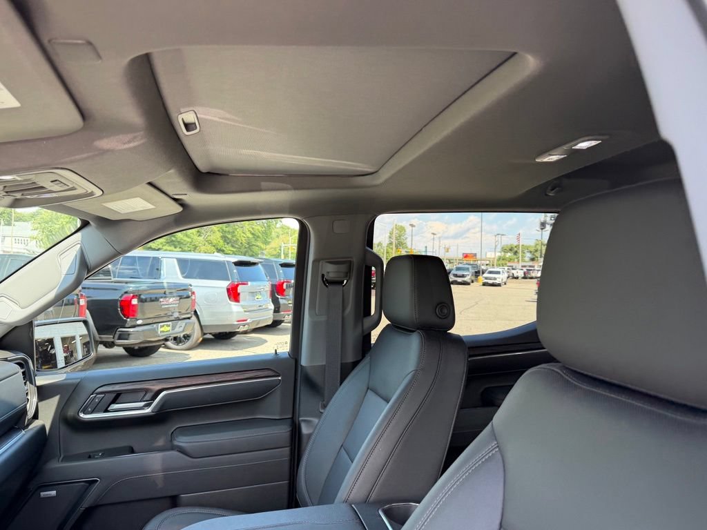 2026 GMC Sierra 1500 SLT - Photo 9