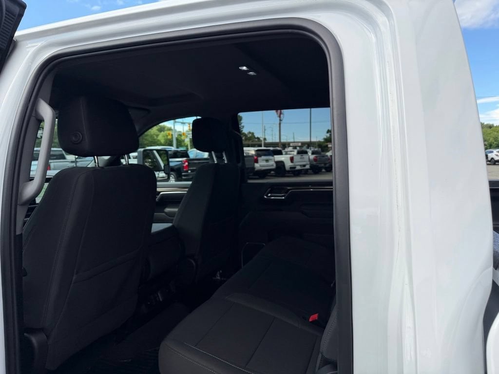 2025 Chevrolet Silverado 2500HD LT - Photo 9