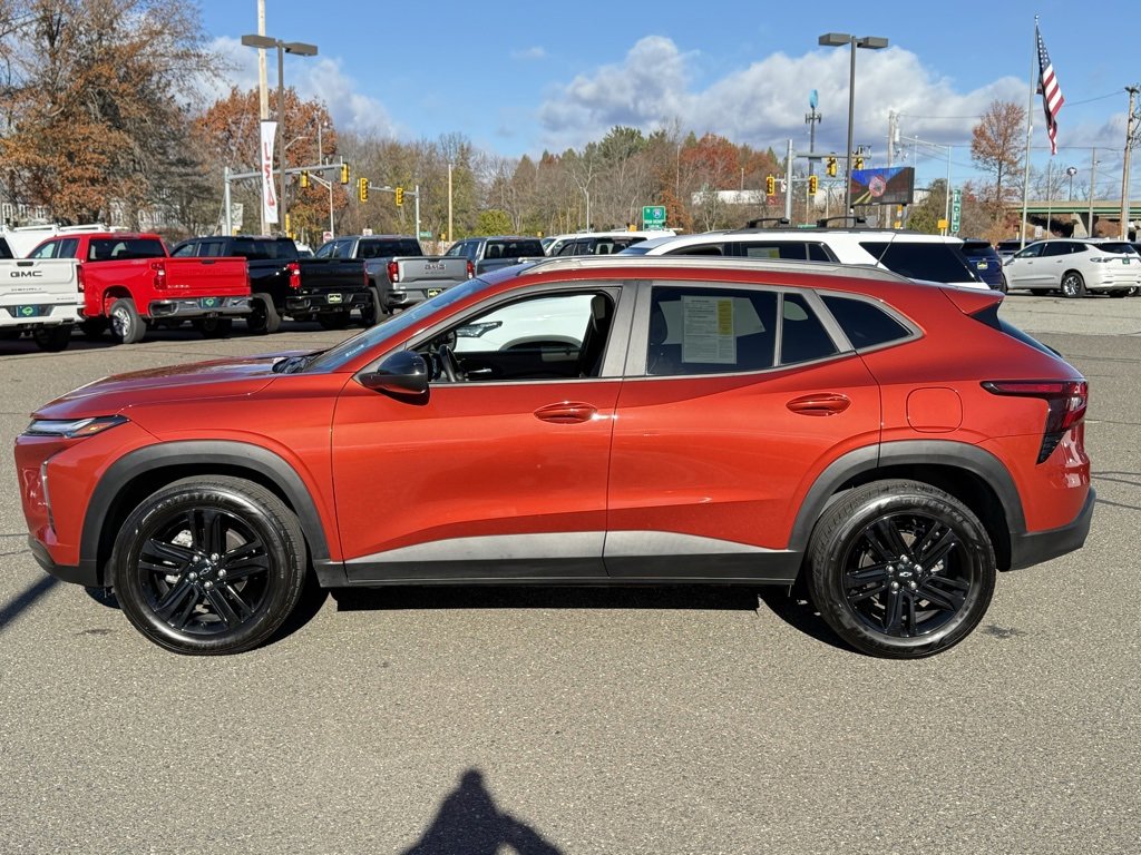 2024 Chevrolet Trax ACTIV photo 2