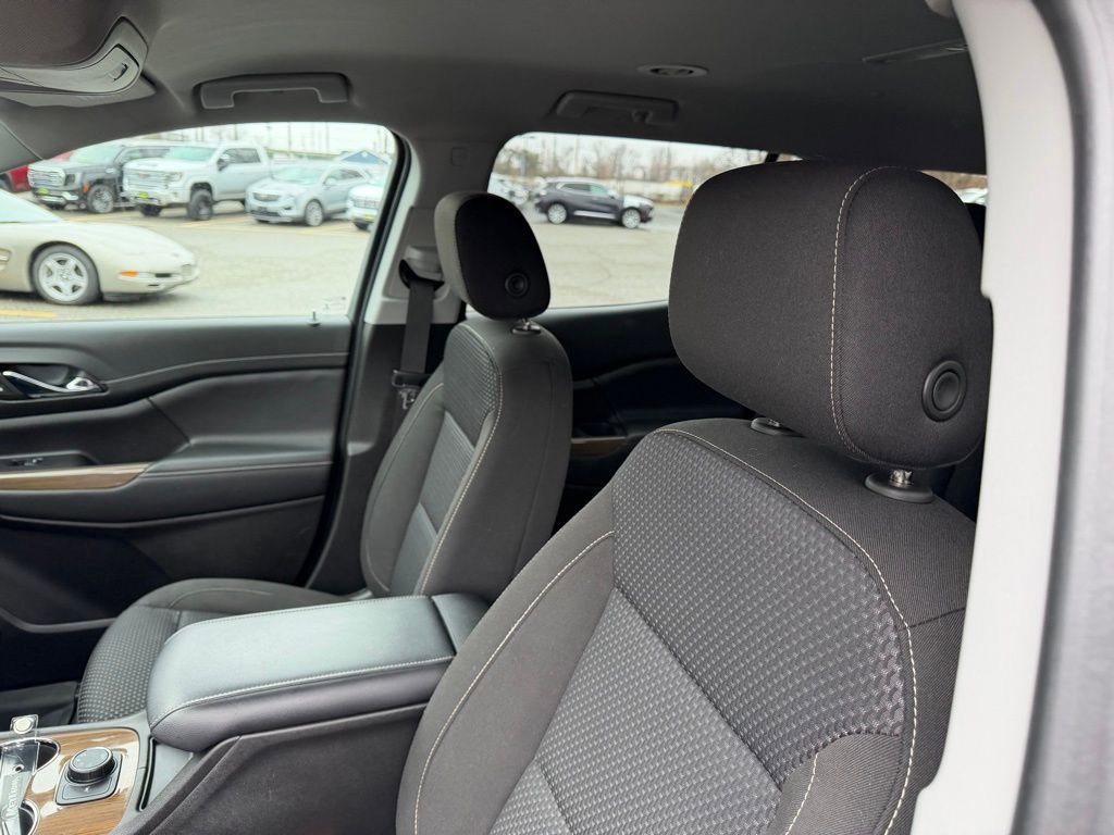 2023 GMC Acadia SLE - Photo 13