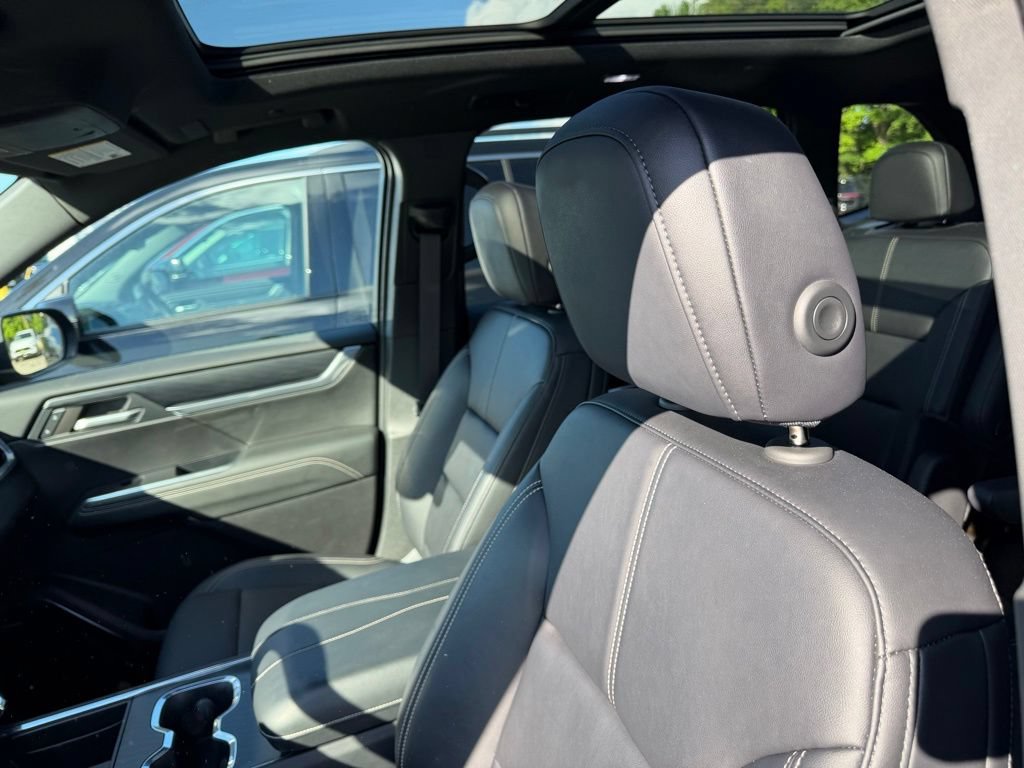 2024 GMC Acadia Elevation - Photo 17