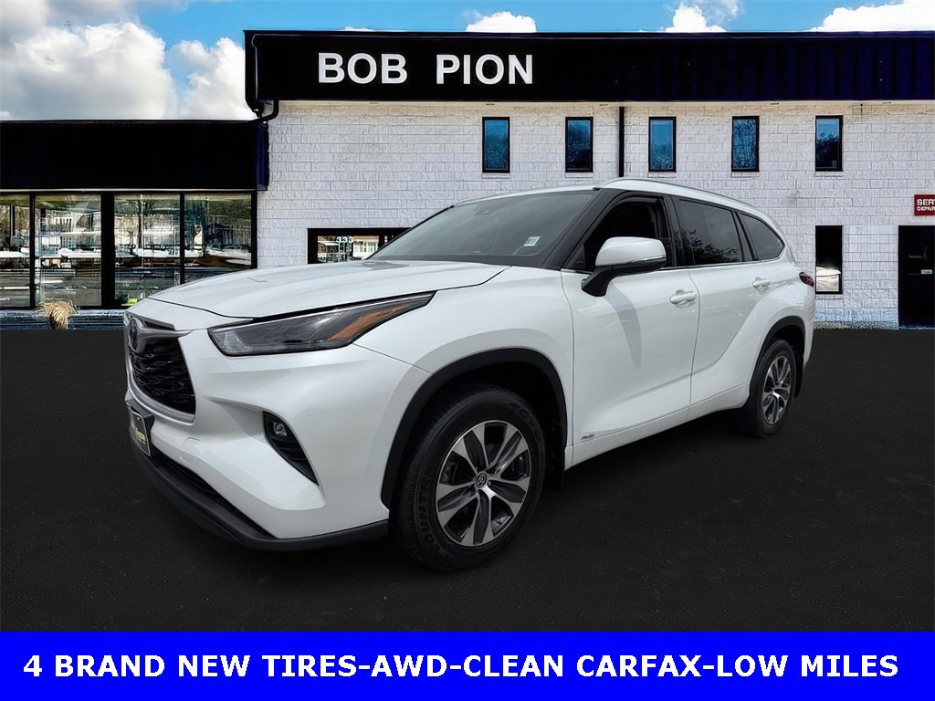 2022 Toyota Highlander Hybrid XLE