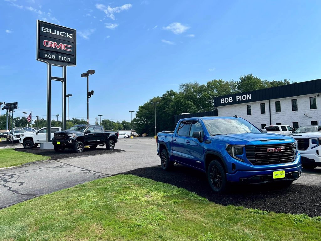 2026 GMC Sierra 1500 SLT - Photo 19