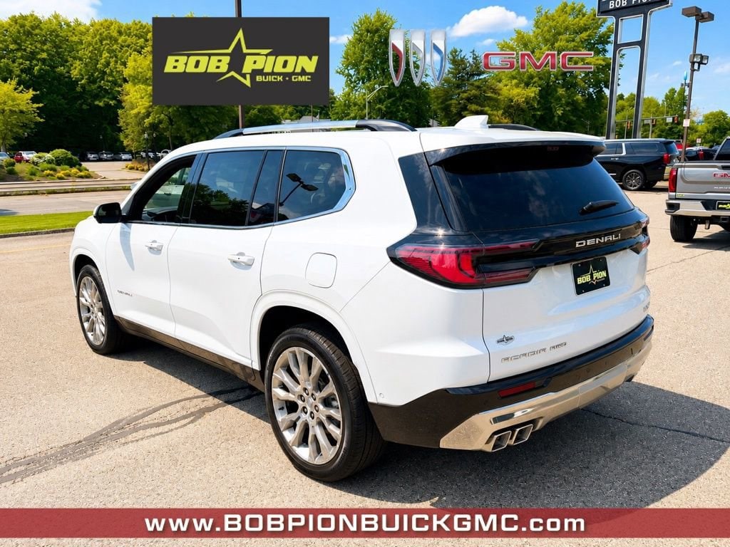 2026 GMC Acadia Denali - Photo 3