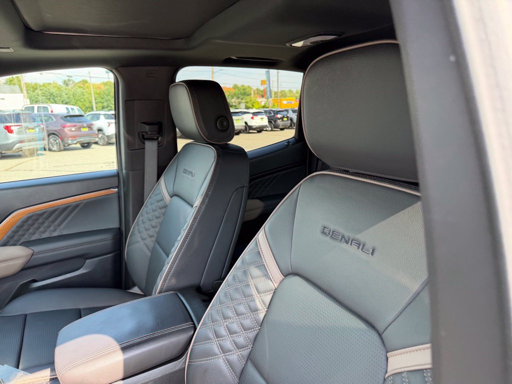 2025 GMC Canyon Denali - Photo 18