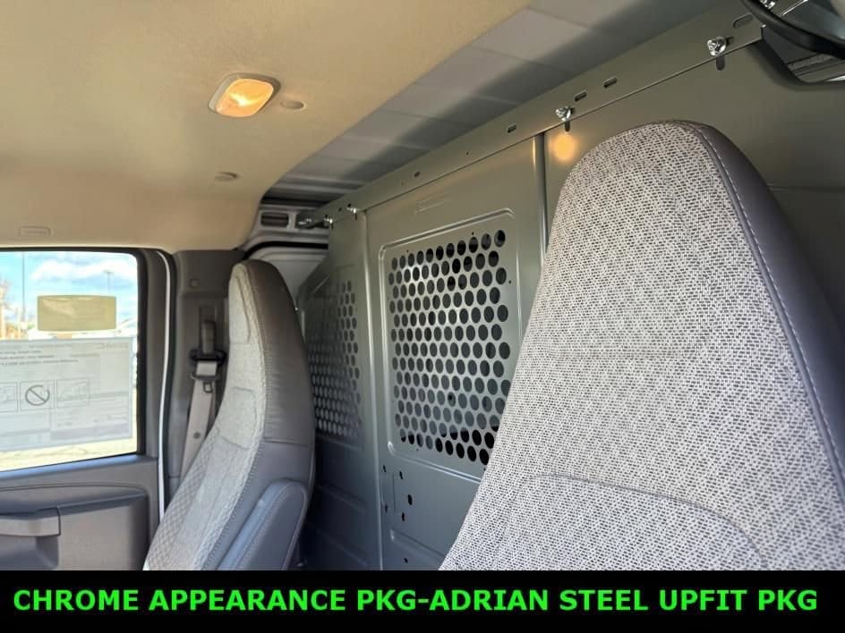 2025 GMC Savana Cargo Work Van - Photo 10