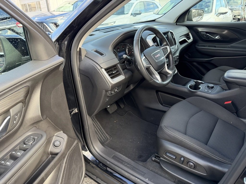Used 2024 GMC Terrain SLE SUV