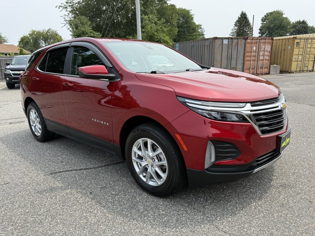 2022 Chevrolet Equinox LT photo 3
