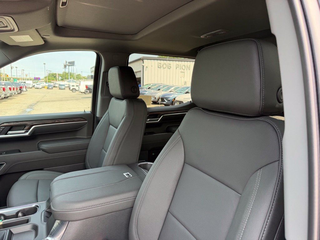 2026 GMC Sierra 1500 SLT - Photo 15