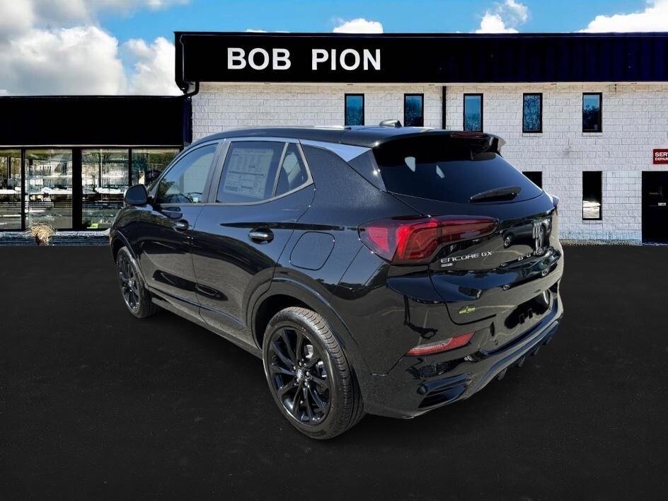2026 Buick Encore GX Sport Touring photo 3