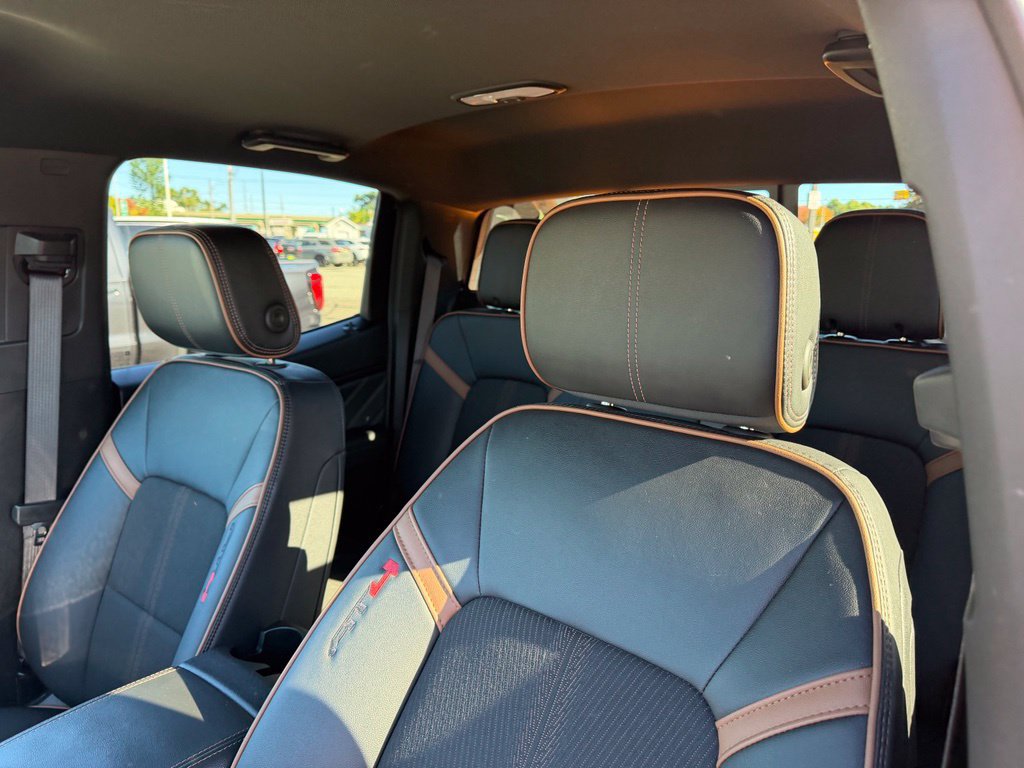 2025 GMC Canyon AT4 - Photo 14