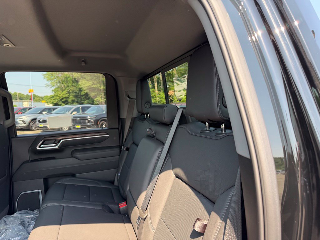 2025 GMC Sierra 2500HD SLT - Photo 13
