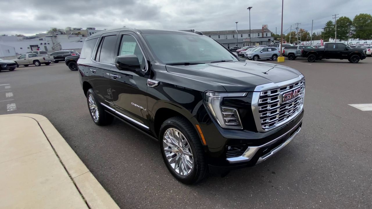 2026 Gmc Yukon Denali photo 2