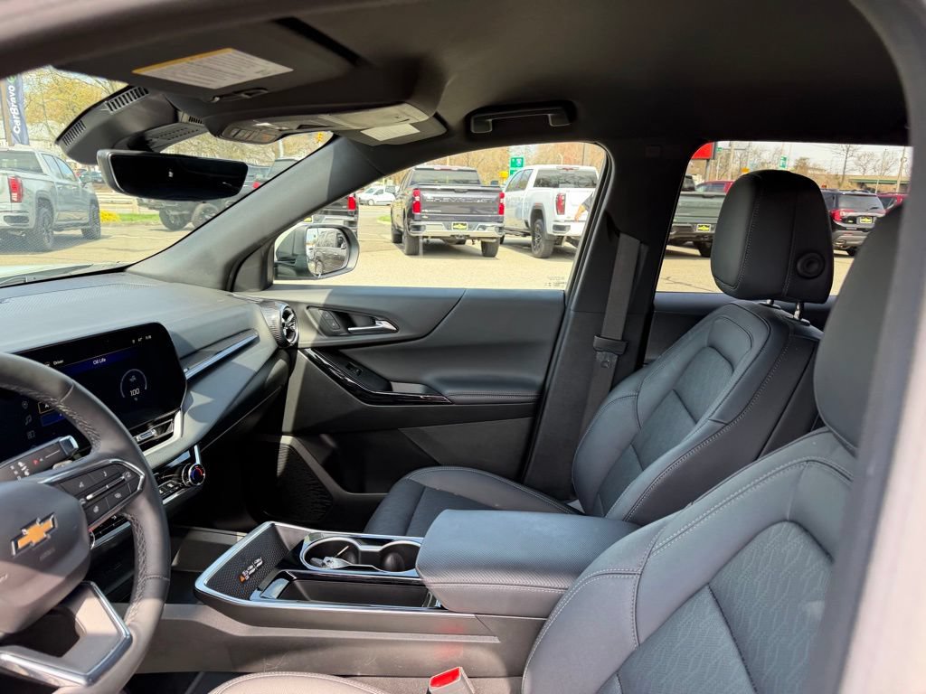 2025 Chevrolet Equinox LT - Photo 14