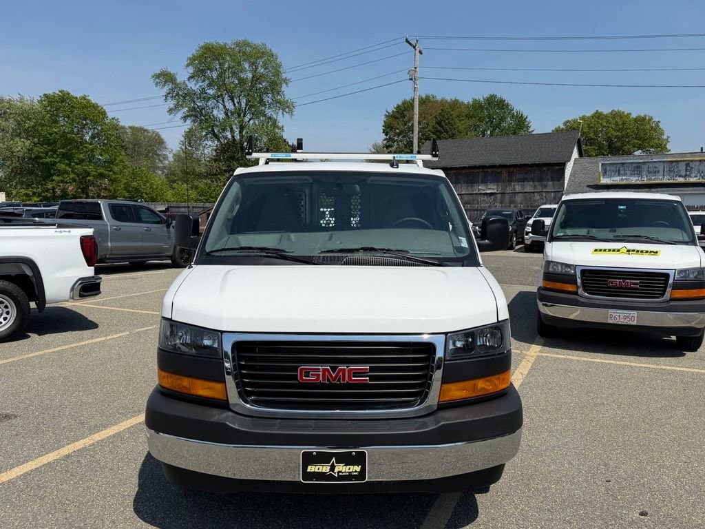 2025 GMC Savana Cargo Work Van - Photo 7