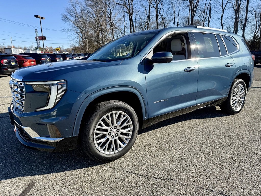2025 GMC Acadia Denali's photo