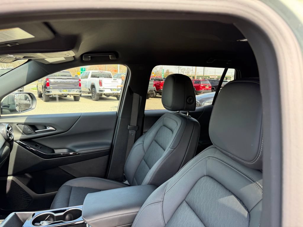 2025 Chevrolet Equinox LT - Photo 13
