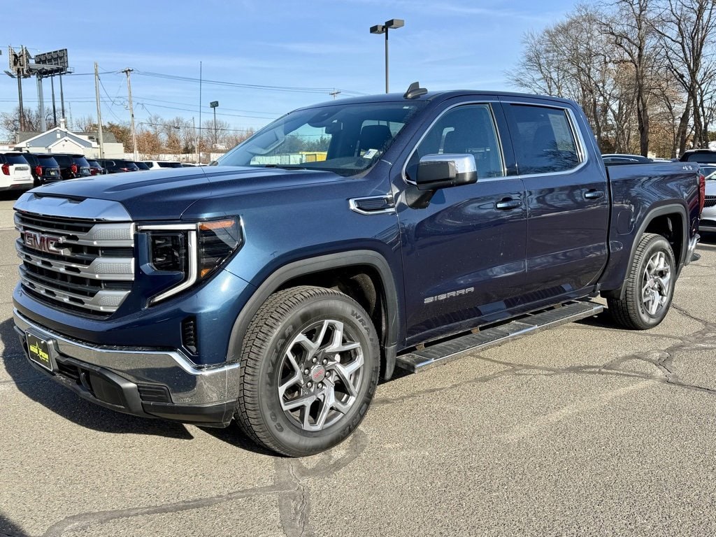 2022 GMC Sierra 1500 SLE's photo