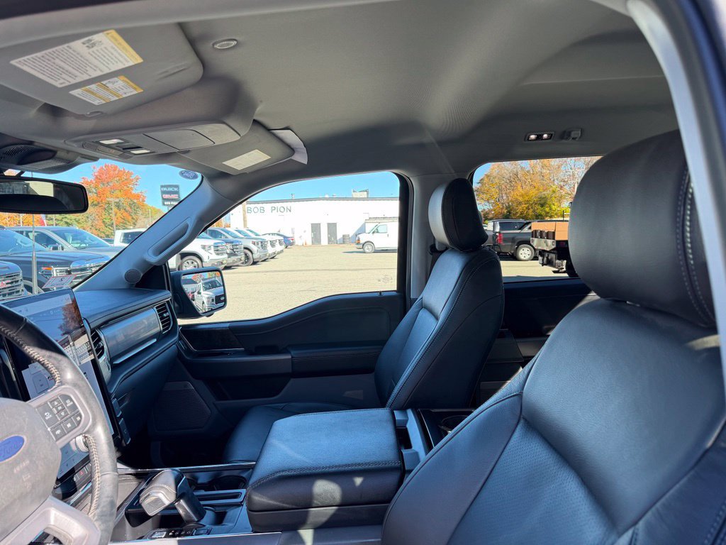 2024 Ford F-150 Lightning Flash - Photo 18