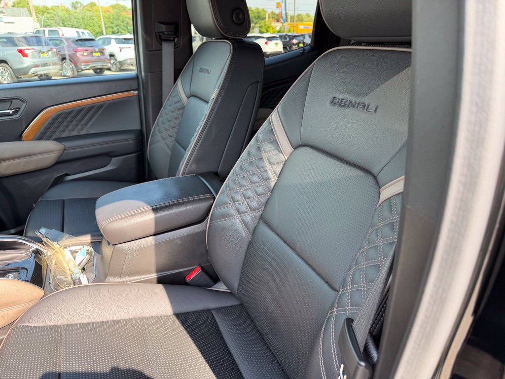 2025 GMC Canyon Denali - Photo 19