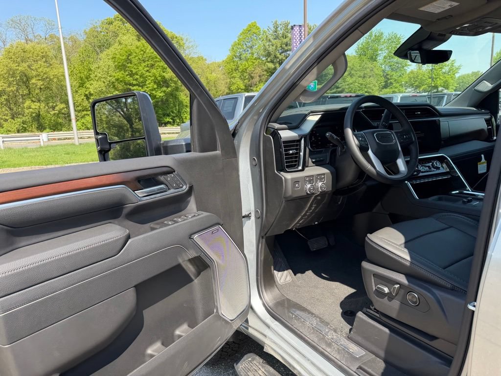2026 GMC Sierra 2500HD Denali - Photo 17