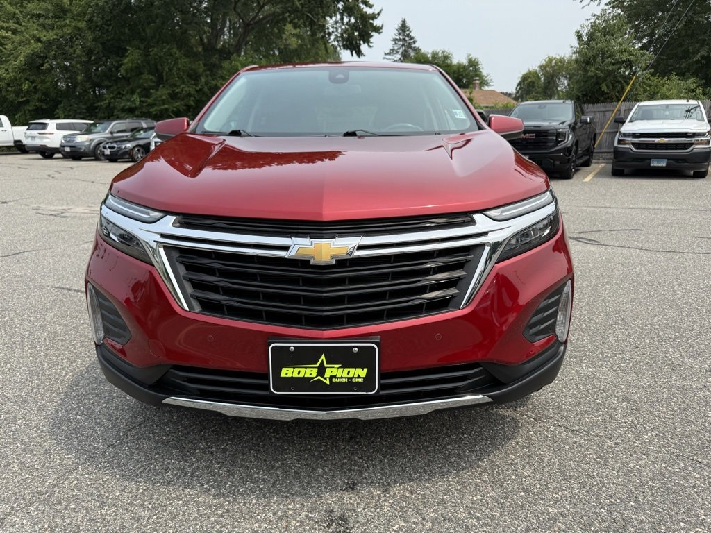 2022 Chevrolet Equinox LT photo 2