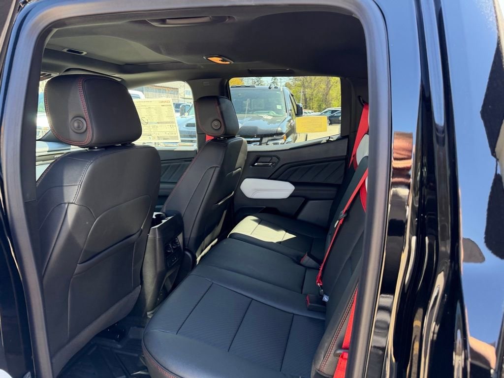 2026 GMC Canyon AT4X - Photo 13