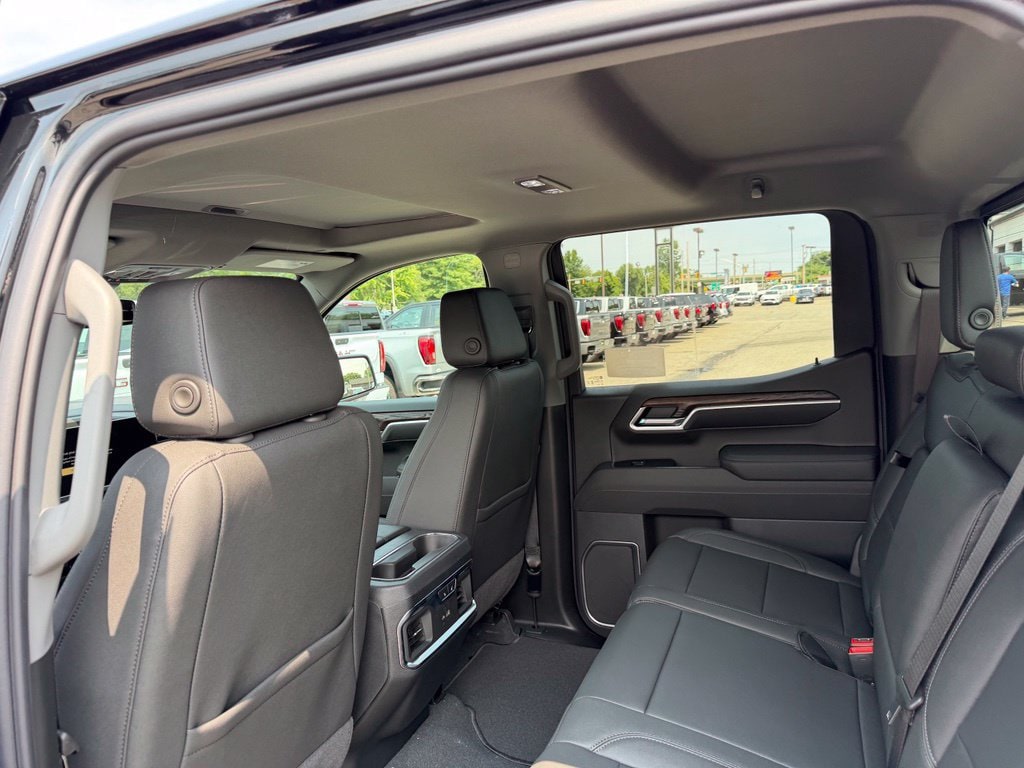 2026 GMC Sierra 1500 SLT - Photo 13
